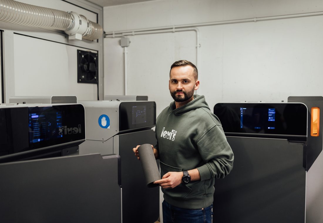 Zespół CADXPERT w hali produkcyjnej druku 3D