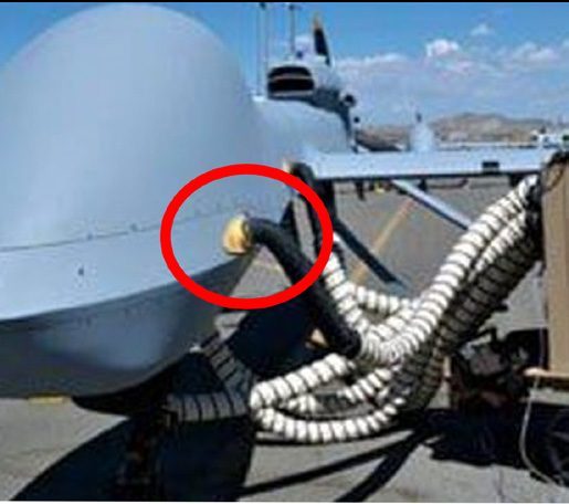 UAV General Atomics z oznaczonym drukowanym komponentem