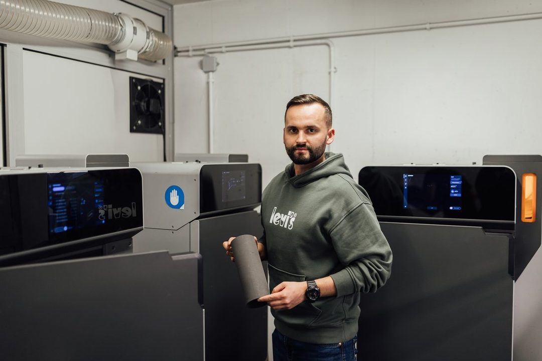 Zespół CADXPERT w hali produkcyjnej druku 3D